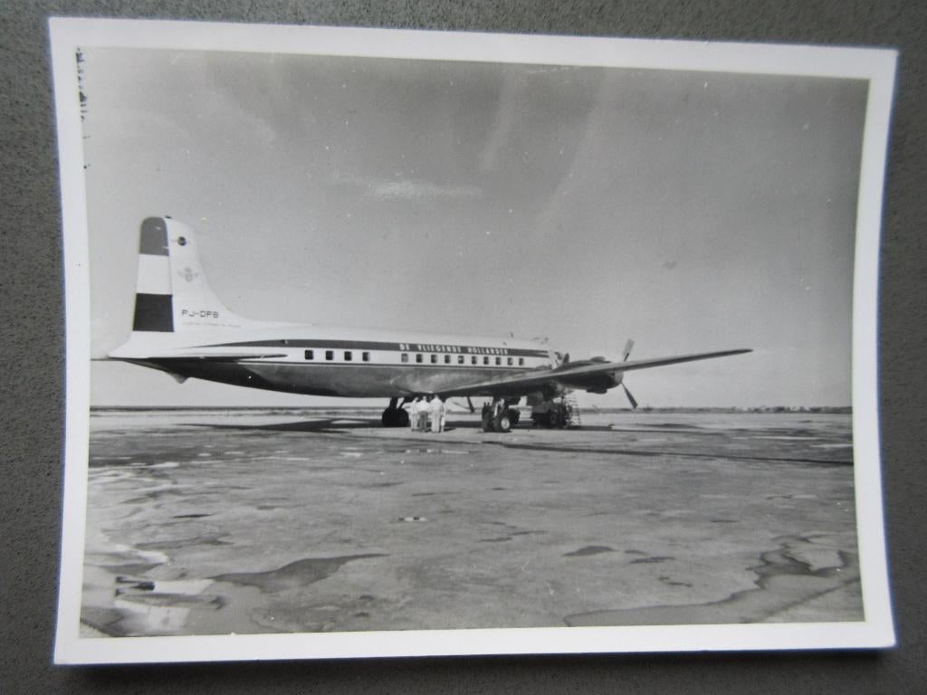 ORIGINELE FOTO KLM DOUGLAS DC-6 LUCHTHAVEN HATO CURACAO, ´50, Verzenden, Gebruikt, Kaart, Foto of Prent