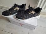 Zgan guess sneakers maat 41 2x gedragen nieuwprijs €125, Ophalen of Verzenden, Zo goed als nieuw