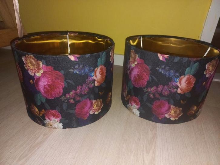 2 lampenkappen met bloemprint, Huis en Inrichting, Lampen | Lampenkappen, Minder dan 25 cm, Rond, Ophalen of Verzenden