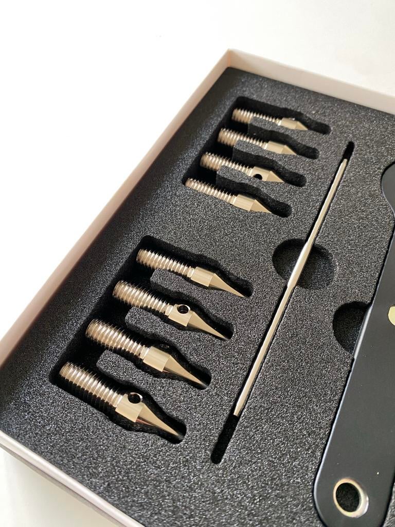 B&W 800 Series Diamond Spike Kit - Origineel, Audio, Tv en Foto, Luidsprekers, Ophalen of Verzenden, Zo goed als nieuw, Overige typen