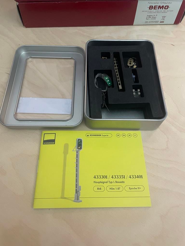 Schneider Experte - Rhb H0m type-L signaal 3-lampig - 433351, Hobby en Vrije tijd, Overige merken, Gelijkstroom, Overige typen