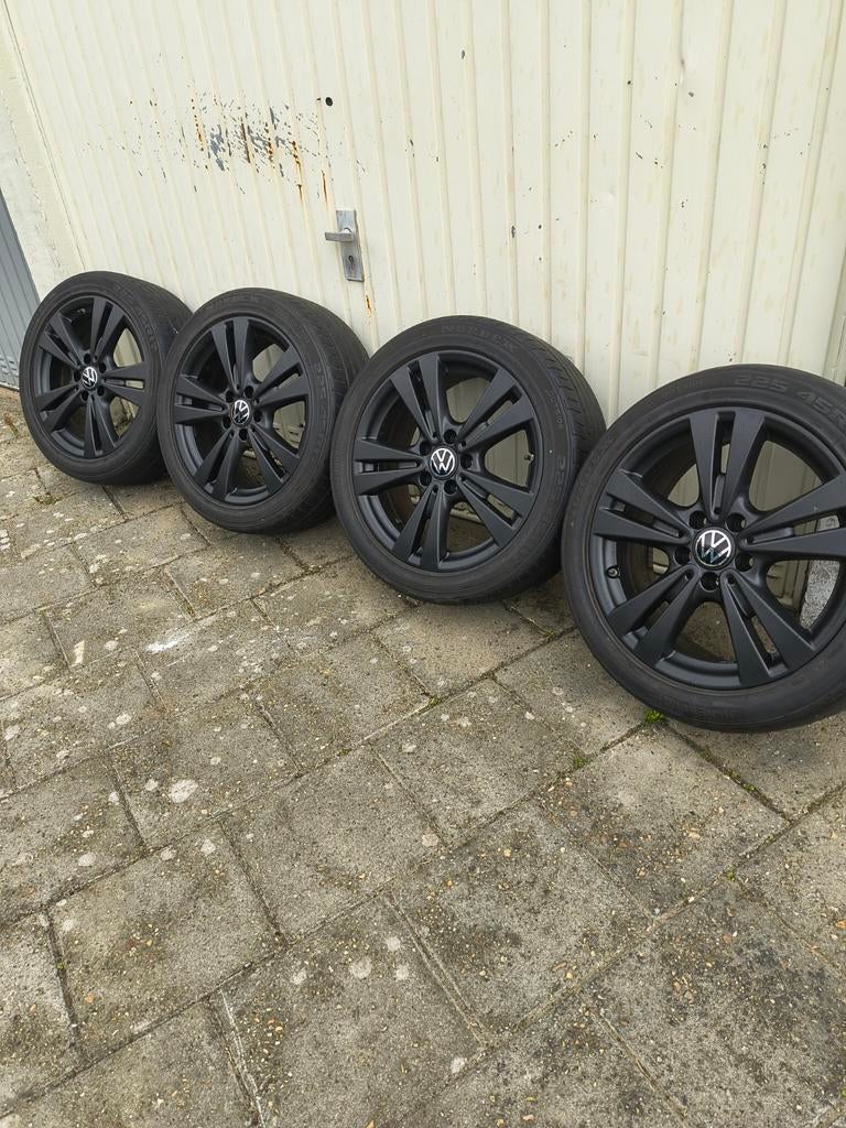 Vw velgen 17 inch 5x112 golf Caddy GTi Audi velgen a3 a4 rs4, Auto-onderdelen, Banden en Velgen, Ophalen, Gebruikt, Banden en Velgen