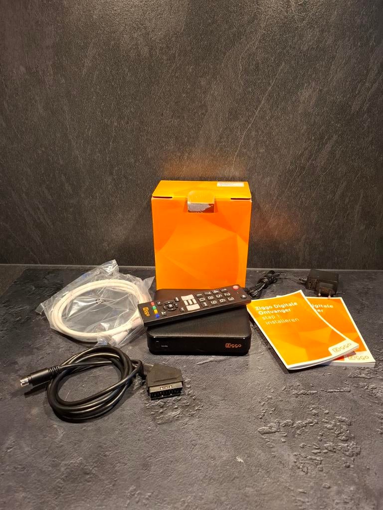 Ziggo Humax IRHD 5500C/NL Digitale Ontvanger Compleet, Ophalen of Verzenden, Zo goed als nieuw, Decoder