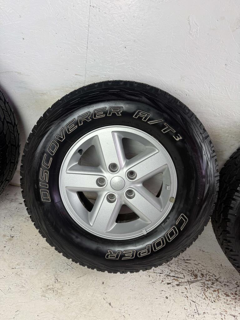 Originele Jeep Wrangler JK velgen 16" 5x127 all-season 10mm!, Niet ingevuld, 16 inch, Banden en Velgen, Niet ingevuld