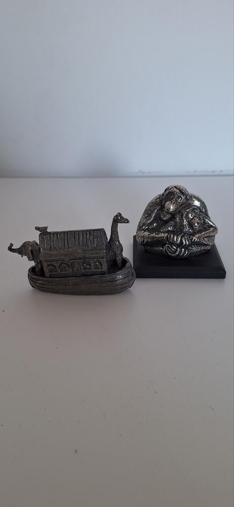 2 Wereldnatuurfonds beeldjes Orang Oetan en Ark van Noach, Antiek en Kunst, Ophalen of Verzenden