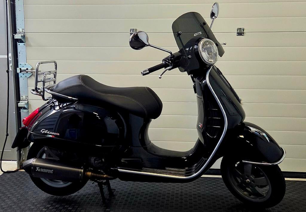 Vespa GTS 250ie - Zeer Mooi Exemplaar, Scooter, Particulier, 12 t/m 35 kW