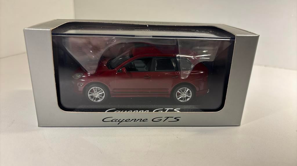 Porsche cayenne gts red minichamps 1.43, Auto, Ophalen of Verzenden, MiniChamps, A