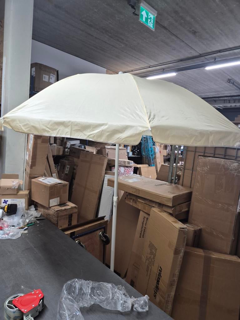 parasol nieuw, Ophalen, Nieuw, 1 tot 2 meter