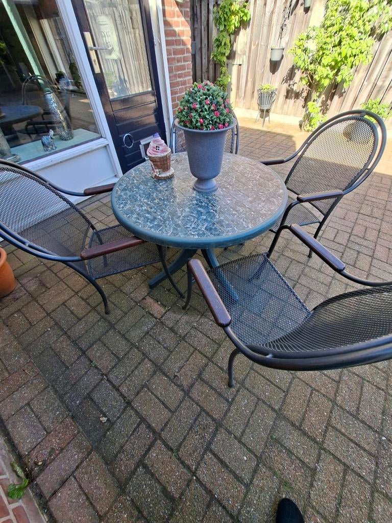 Te koop vier tuinstoelen met ronde tafel, Tuin en Terras, Tuinsets en Loungesets, Ophalen, Gebruikt