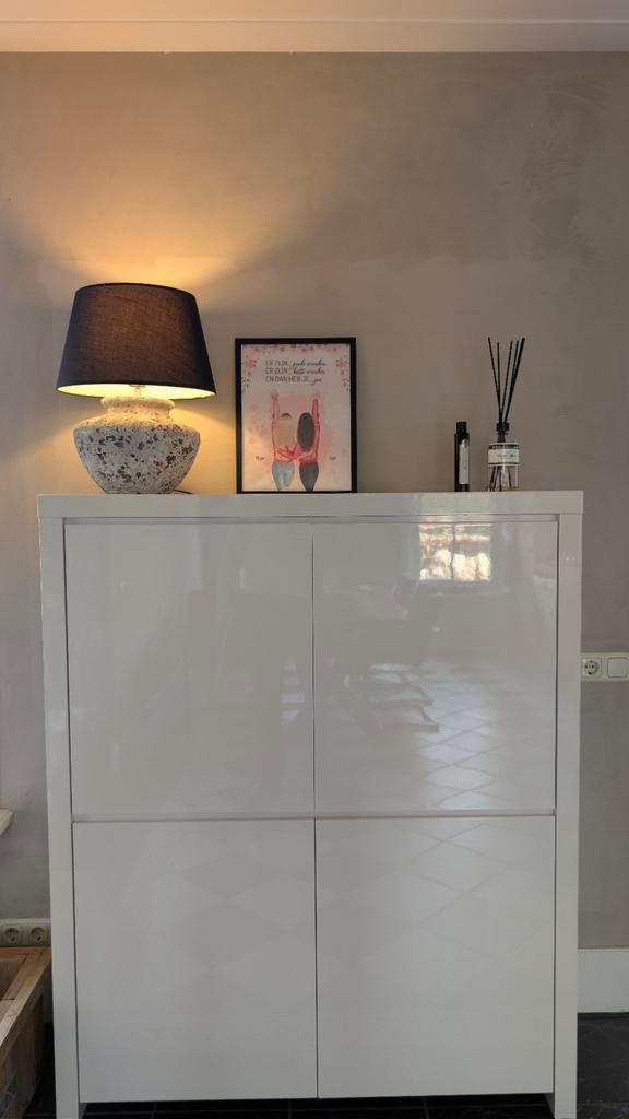 Nette witte hoogglans kast, dressoir veel opbergruimte, Huis en Inrichting, Kasten | Overige, Ophalen, Gebruikt
