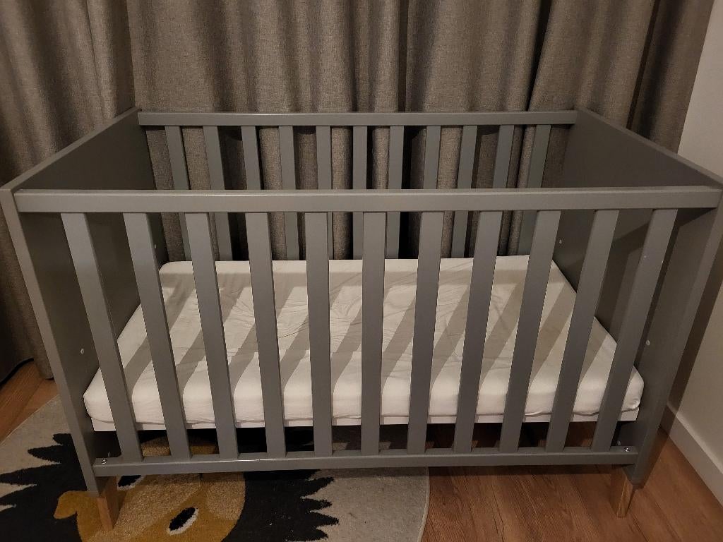 Babykamer grijs, Ophalen, Zo goed als nieuw, Jongetje of Meisje