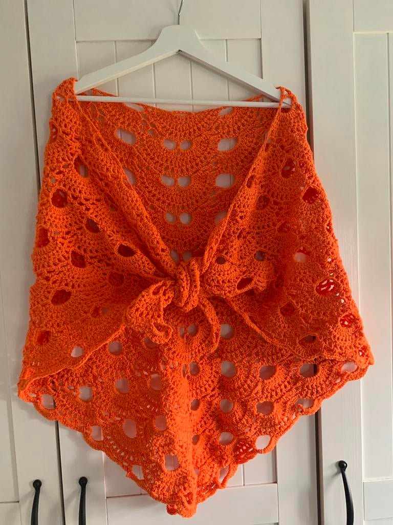 Nieuwe gehaakte omslagdoek oranje, Ophalen of Verzenden, Nieuw, Maat 46/48 (XL) of groter, Oranje