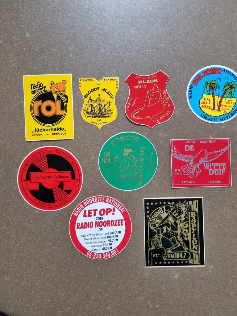 Diverse sticker radio Piraat amateur zender, Ophalen of Verzenden, Zo goed als nieuw, Film, Tv of Omroep