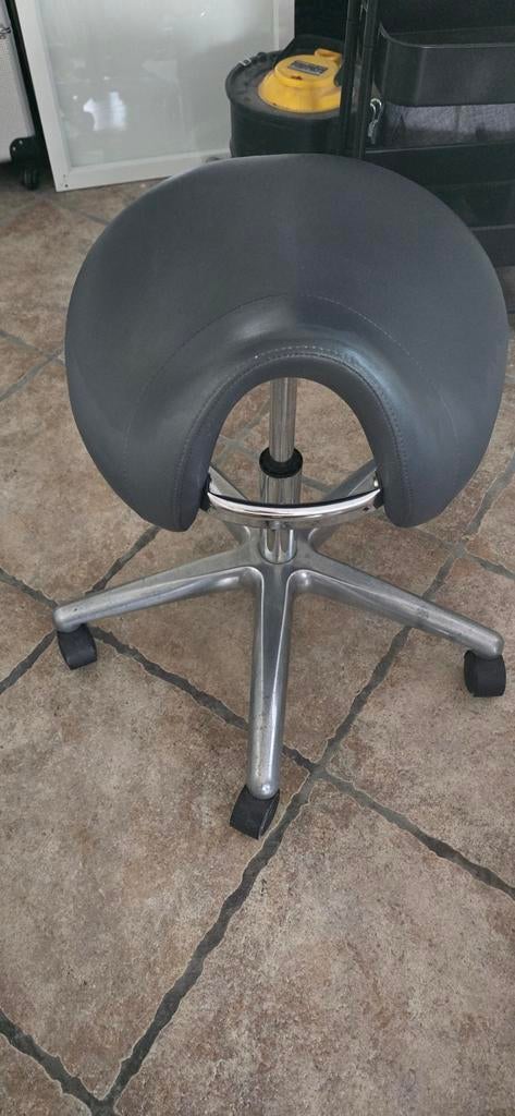 Zadel kruk pedicure of schoonheid, Ophalen, Gebruikt, Hand- en Voetverzorging