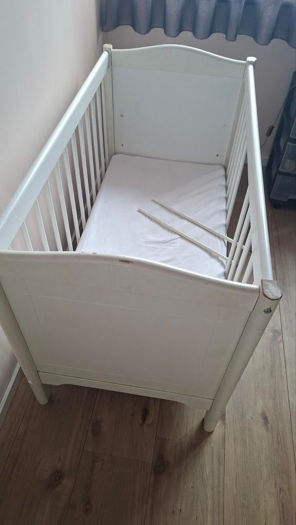 Kinderbedje met matras (130x67 cm), Ophalen of Verzenden