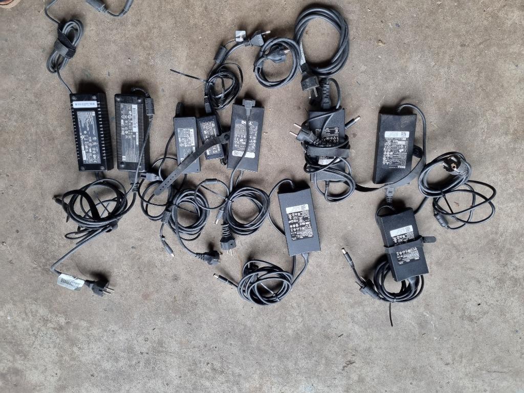 9X ADAPTER OPLADER TRAFO VOOR COMPUTER LAPTOP OF MONITOR, Computers en Software, Laptop-opladers, Ophalen of Verzenden, Gebruikt