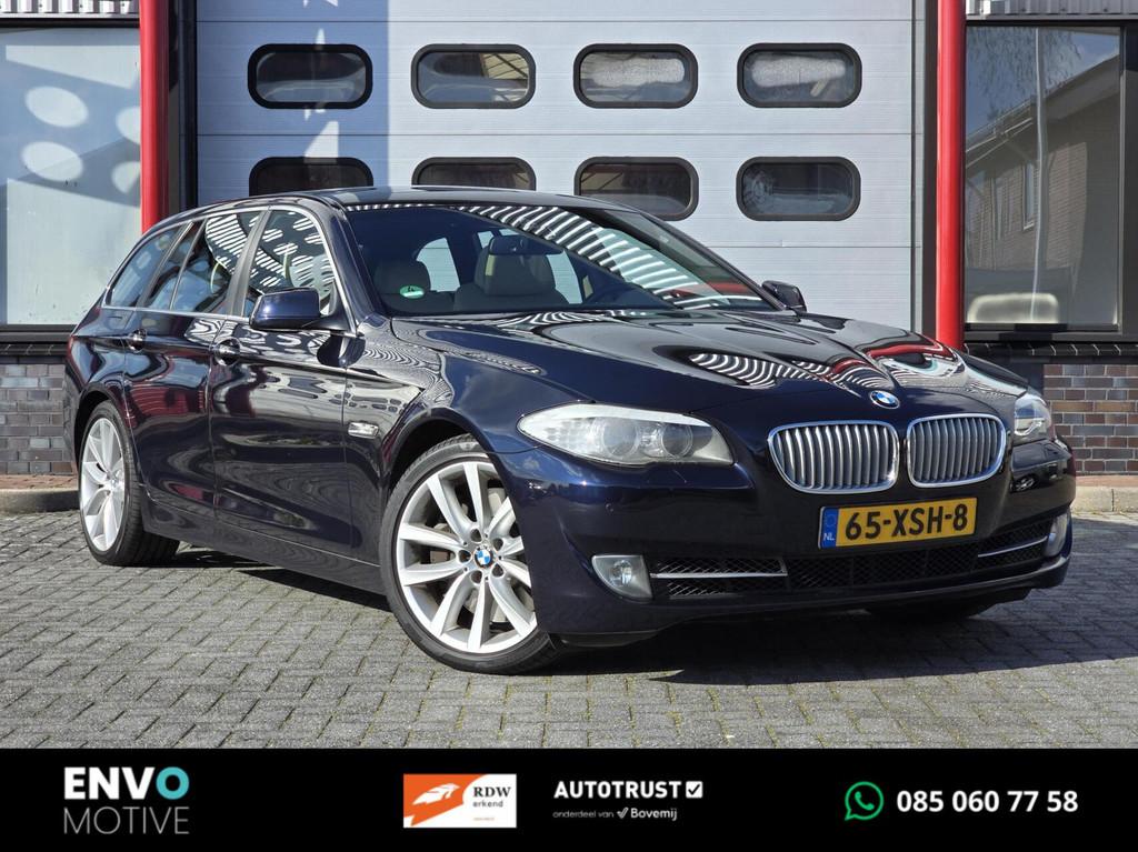 BMW 5-serie Touring 550i High Executive Xenon/Luchtv/Pano, Auto's, BMW, Automaat, Euro 5, Achterwielaandrijving, Gebruikt