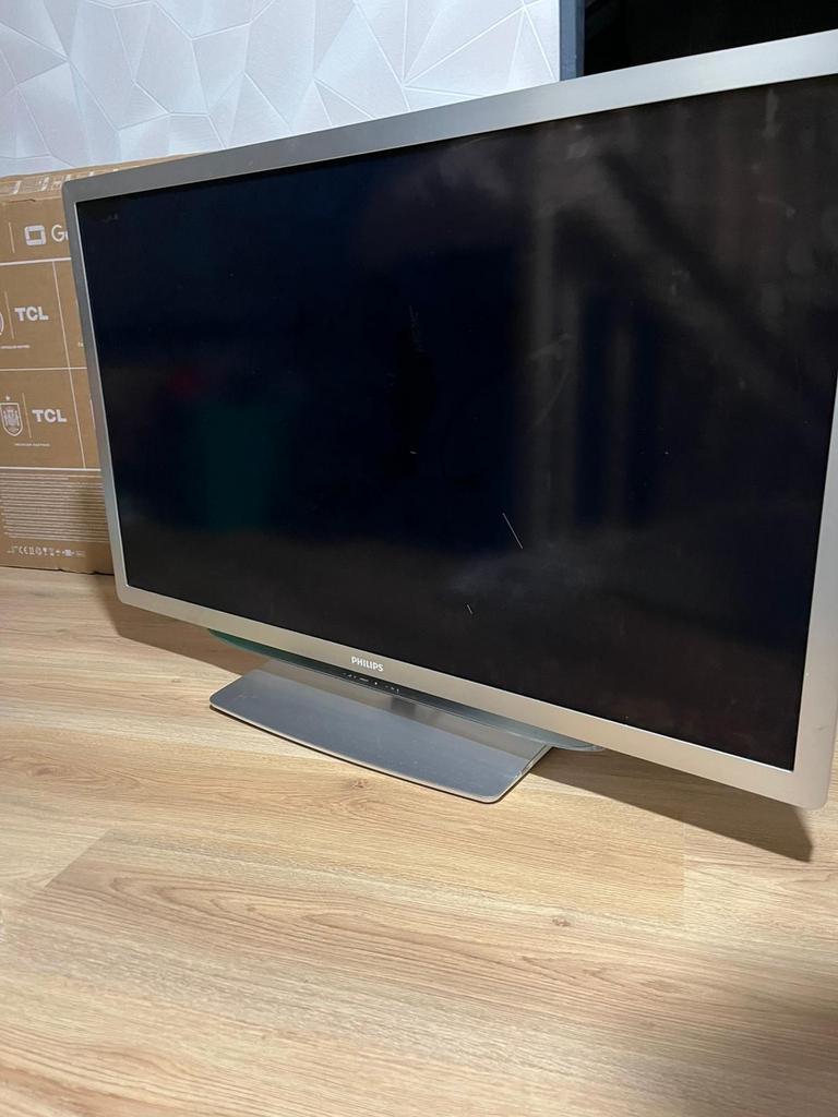 Philips TV - Defect voor onderdelen of reparatie, Ophalen, Philips, LED, 50 Hz