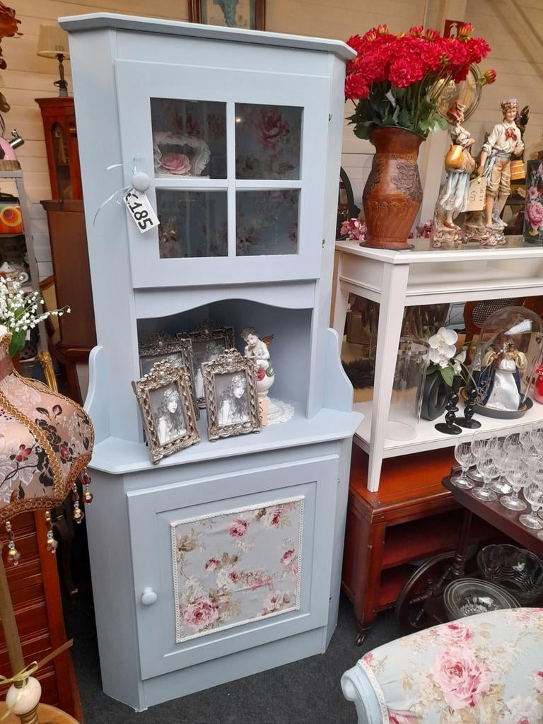 Leuke blauwe brocante hoek vitrine, Zo goed als nieuw, Minder dan 100 cm, 25 tot 50 cm, 50 tot 100 cm