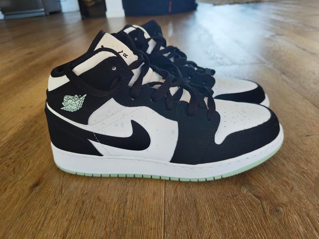 Nike Jordan 1 Mid SE GS Glow in the Dark Panda Maat 38 dunk, Kleding | Dames, Schoenen, Zwart, Nieuw, Ophalen of Verzenden, Sneakers of Gympen