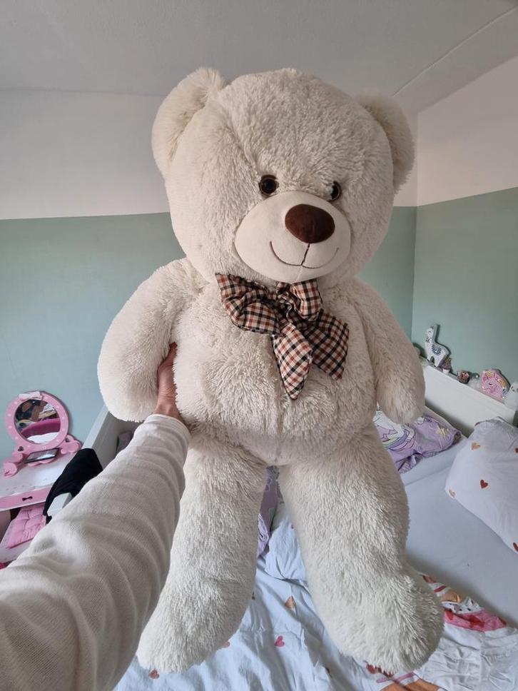 Grote witte knuffelbeer - meer dan 1 meter, Kinderen en Baby's, Speelgoed | Knuffels en Pluche, Zo goed als nieuw, Beer, Ophalen of Verzenden