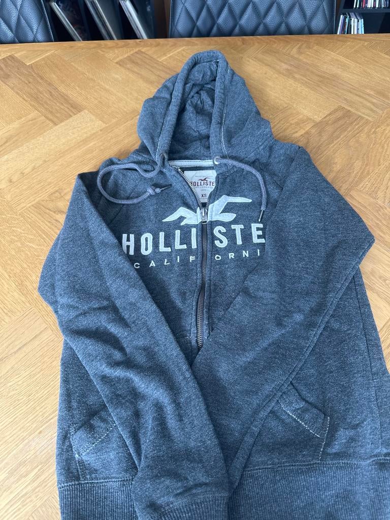 Hollister hoodie met rits - Maat XS, Kleding | Dames, Truien en Vesten, Ophalen of Verzenden, Gedragen, Maat 34 (XS) of kleiner