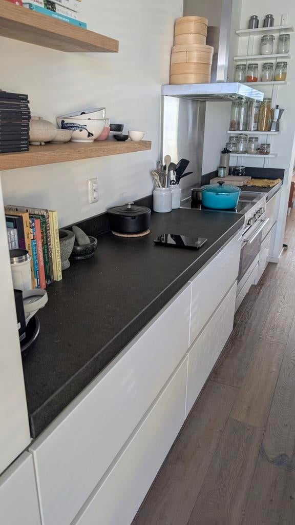 Parallel Keuken inclusief apparatuur (gedemonteerd), Huis en Inrichting, Keuken | Complete keukens, Ophalen, Gebruikt, Wit, Overige typen