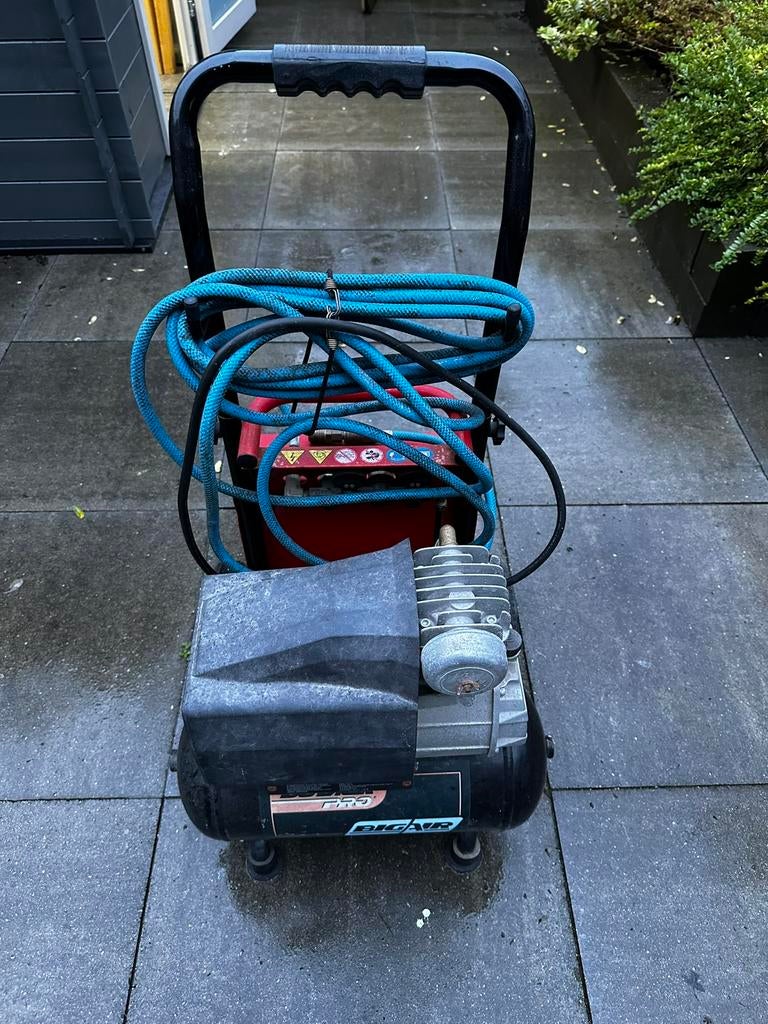 Compressor op wielen 12 liter 10 bar, Ophalen, Gebruikt, 6 tot 10 bar, 25 tot 100 liter