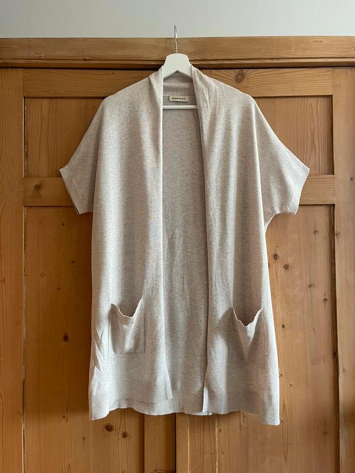 Vest van Repeat maat M., Kleding | Dames, Truien en Vesten, Zo goed als nieuw, Maat 38/40 (M), Beige, Verzenden