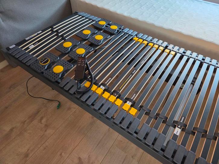 Bossflex 600 elektrische lattenbodem bedbodem bed elektrisch, Huis en Inrichting, Slaapkamer | Matrassen en Bedbodems, Zo goed als nieuw