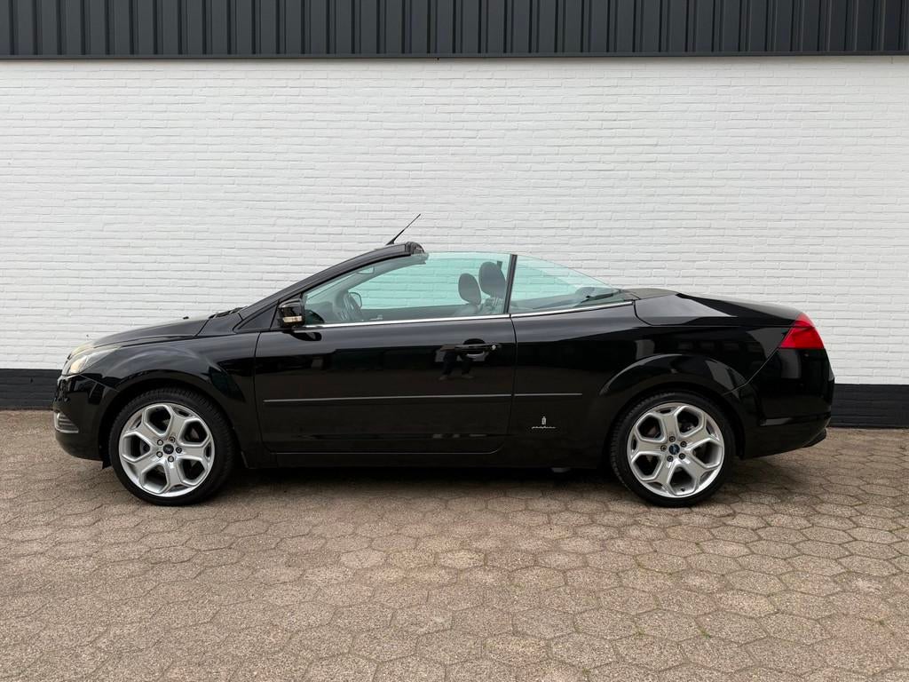 Ford Focus Coupé-Cabriolet 2.0 Titanium CRUISE l LEDER l TO, Gebruikt, Zwart, Cabriolet, 4 stoelen