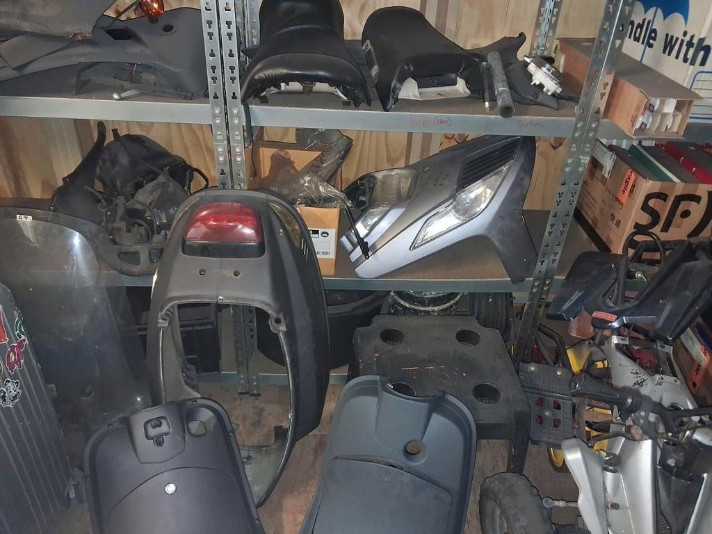 Scooter onderdelen zoizo de goedkoopste, Fietsen en Brommers, Brommeronderdelen | Scooters, Ophalen, Nieuw