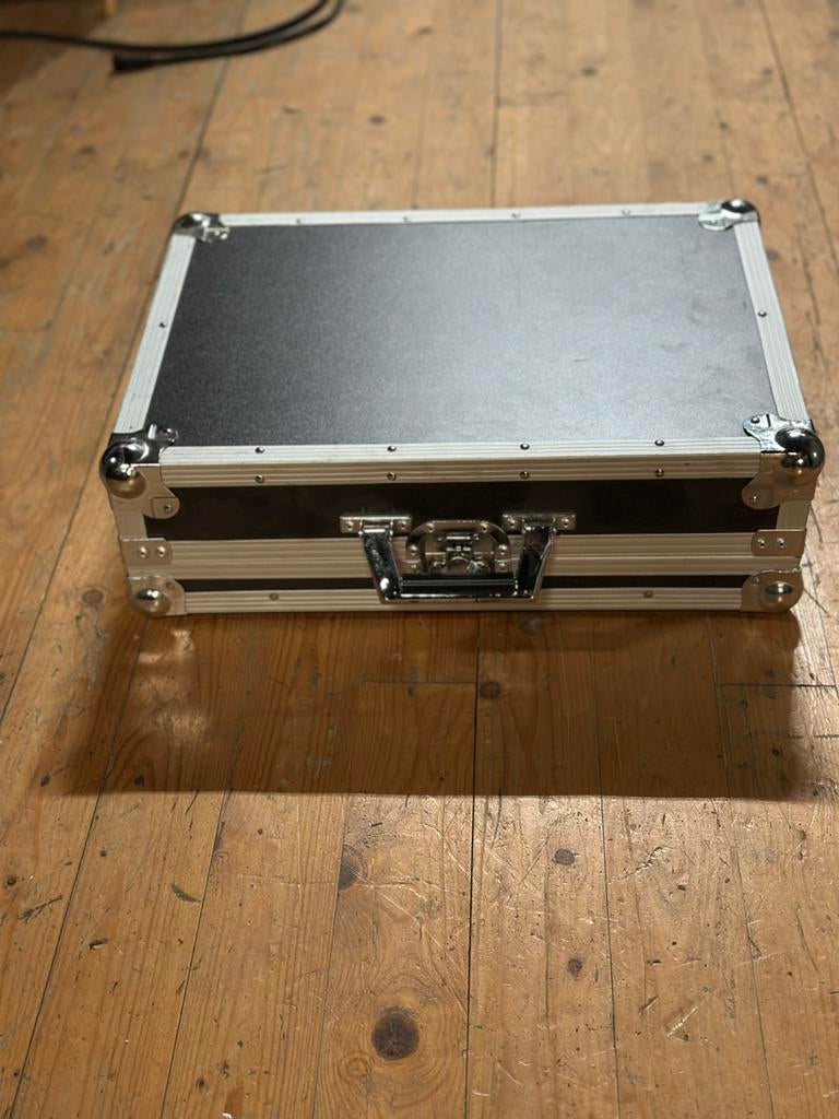 19 inch flightcase koffermodel, Muziek en Instrumenten, Behuizingen en Koffers, Showtec, Zo goed als nieuw, Flightcase, Overige instrumenten