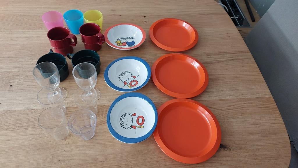 Camping servies - 2 rode bekers zijn al weg, Caravans en Kamperen, Kampeeraccessoires, Ophalen