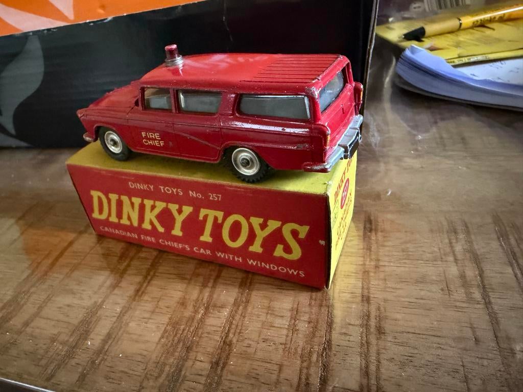 Dinky Toys Nash Rambler Fire Chief - Bijna Nieuwstaat met Do, Z, C, Dinky Toys, Ophalen of Verzenden