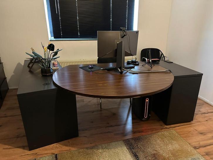 Bijzondere Modern bureau voor in je kantoor (U-opstelling), Huis en Inrichting, Tafels | Salontafels, Zo goed als nieuw, Minder dan 50 cm
