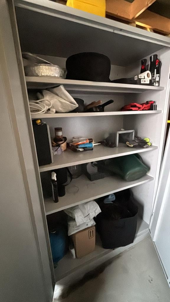 Te koop.mooie opbergkast, Huis en Inrichting, Gebruikt, Met slot, 150 tot 200 cm, 25 tot 50 cm