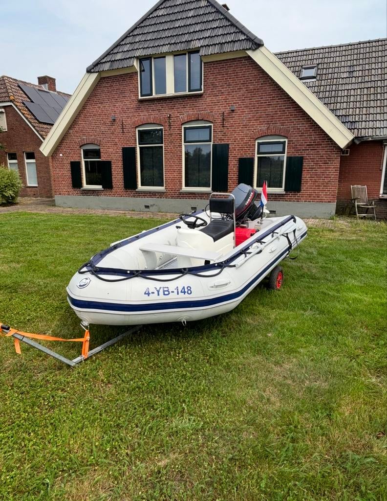 Nette Rubberboot met Jockey Stuur en 25pk Yamaha Autolube, Watersport en Boten, Ophalen, Yamaha, Zo goed als nieuw, Benzine