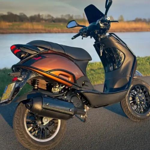 GEZOCHT: 2 Takt scooter richtprijs 600-800€, Fietsen en Brommers, Scooters | Overige merken, Ophalen of Verzenden, Zo goed als nieuw