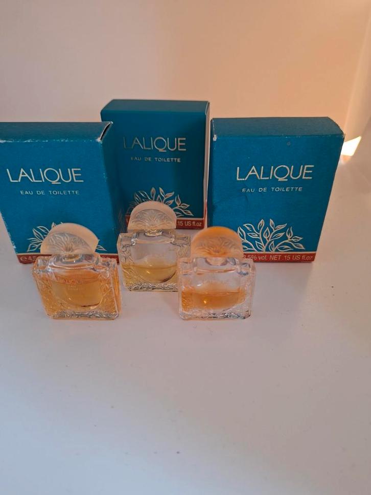 3 Lalique Miniatuur Parfumflesjes, Verzamelen, Parfumverzamelingen, Gebruikt, Miniatuur, Gevuld, Ophalen of Verzenden