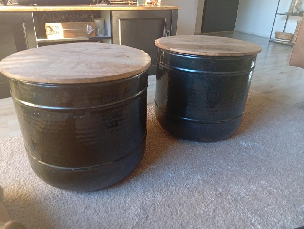 Twee bijzettafeltjes/opbergtonnen met houten deksel, Minder dan 55 cm, Gebruikt, Industrieel, Landelijk, Rond