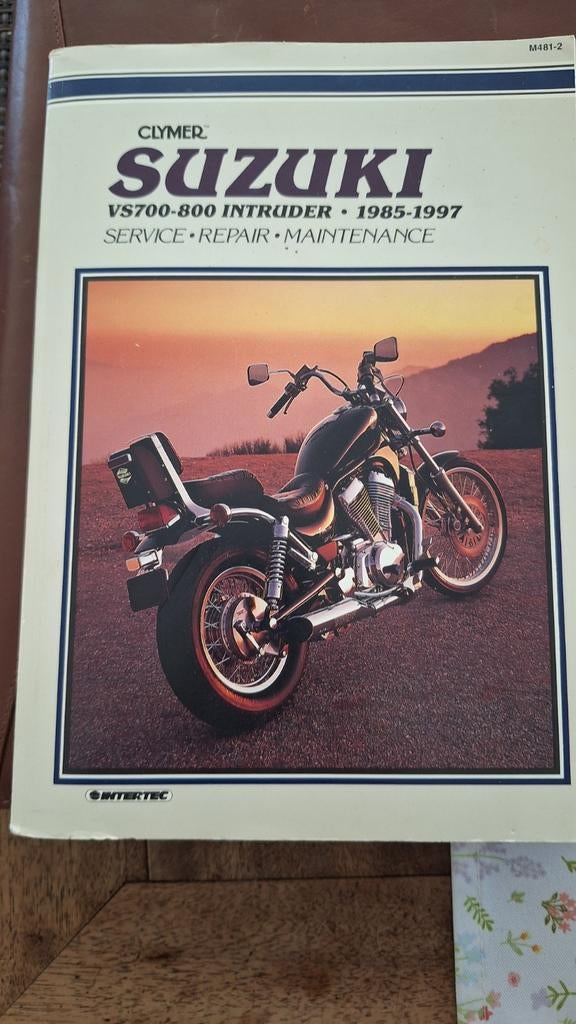 Suzuki intruder werkplaats handleiding, Ophalen of Verzenden, Zo goed als nieuw