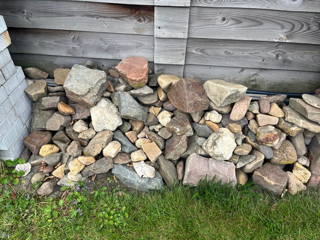 Rots stenen maaskeien, Ophalen, Zo goed als nieuw