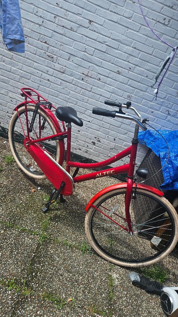 Omafiets te koop, Fietsen en Brommers, Fietsen | Dames | Omafietsen, Ophalen of Verzenden, Zo goed als nieuw, Altec, Handrem