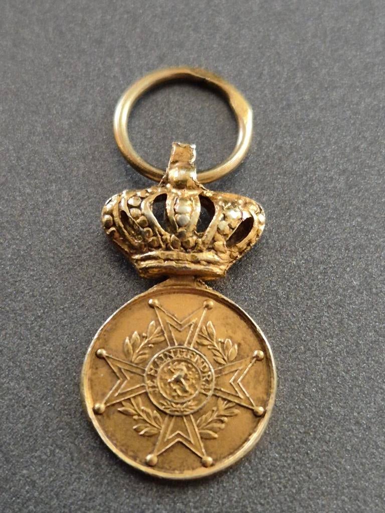 Miniatuur medaille Orde Oranje Nassau civiel goud 10mm, Verzamelen, Ophalen of Verzenden, Landmacht, Nederland, Lintje, Medaille of Wings