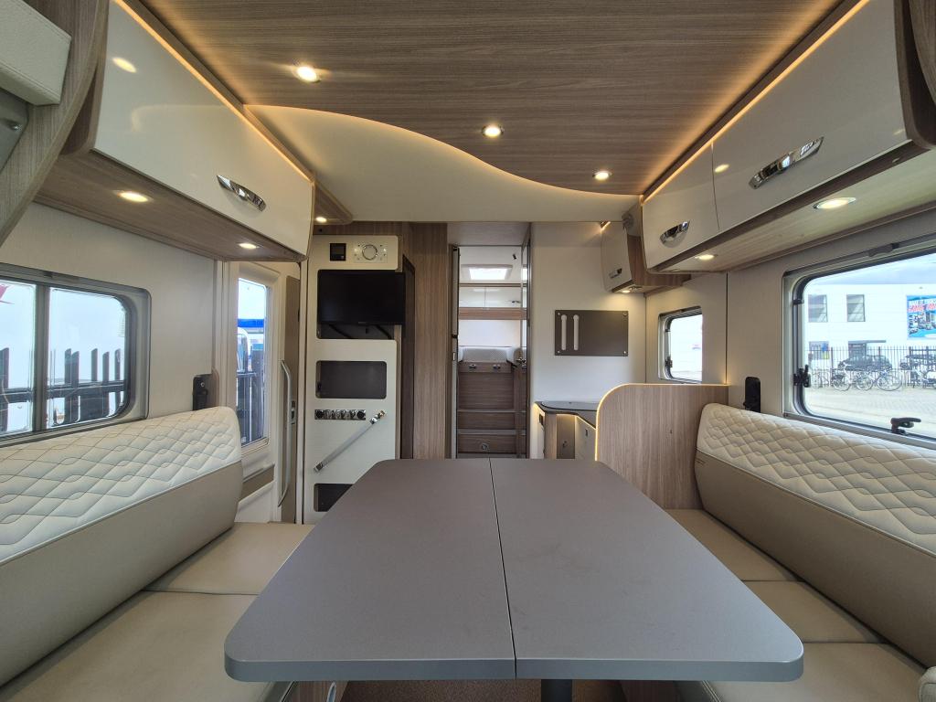 Bürstner Lyseo Harmony 727 G 150 Pk Automaat, Caravans en Kamperen, Campers, Automaat, Chemisch toilet, Fiat, Koelkast