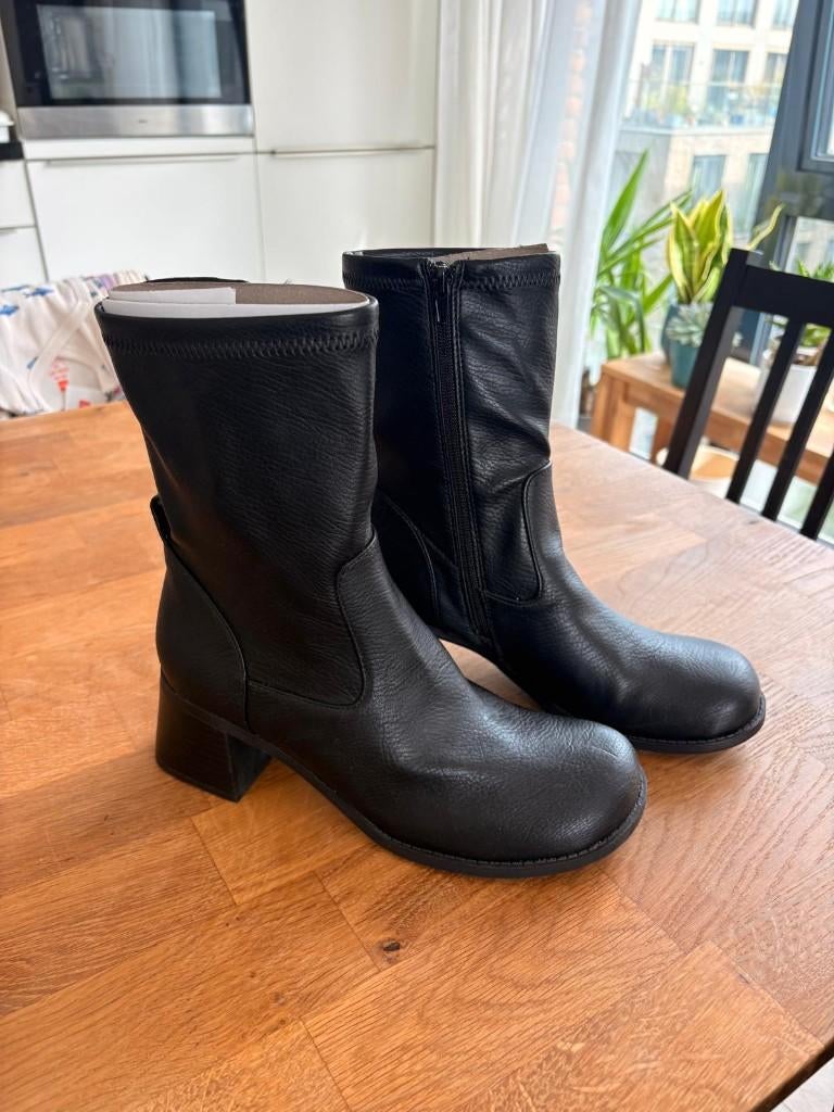 ASOS Black boots (unused), Zwart, Lage of Enkellaarzen, Nieuw, Ophalen of Verzenden