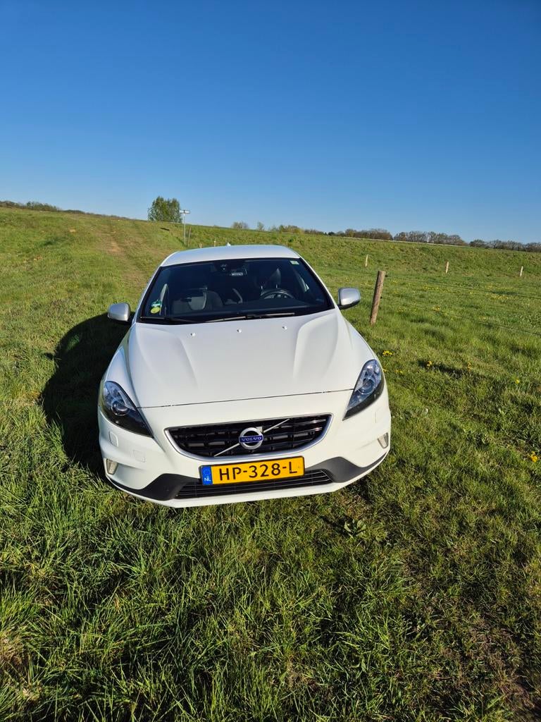Volvo V40 D2 12/2015, Auto's, Voorwielaandrijving, Zwart, 4 cilinders, 1969 cc
