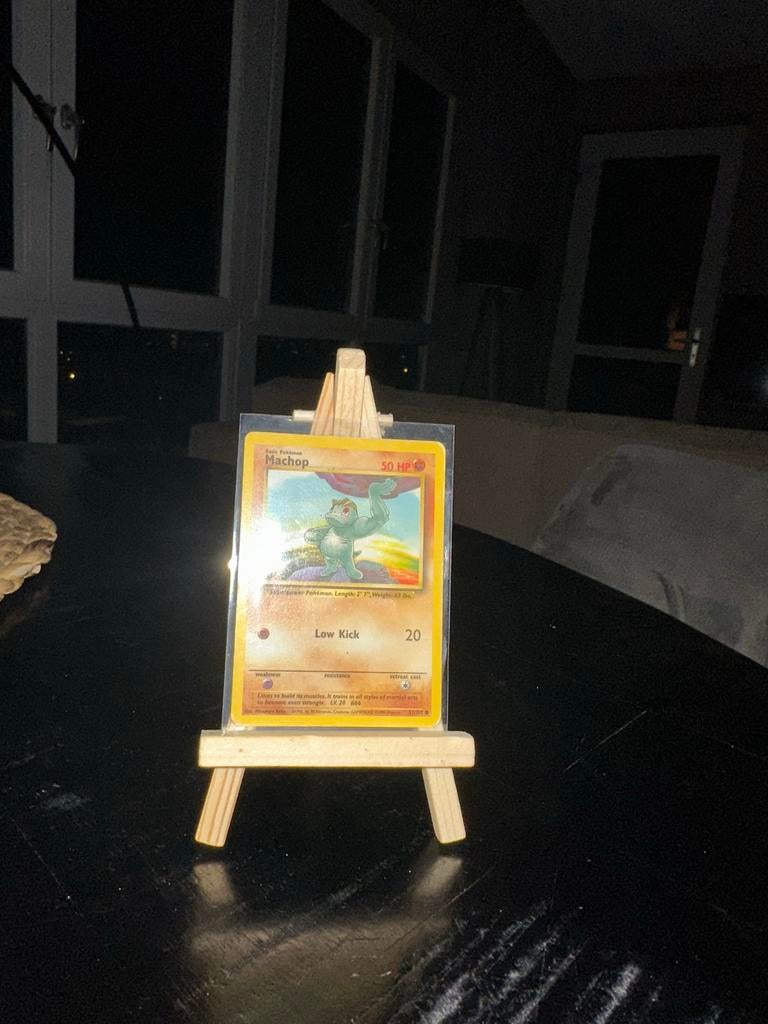 Machop Pokémon kaart uit 1995 base set, Ophalen of Verzenden, Gebruikt, Losse kaart