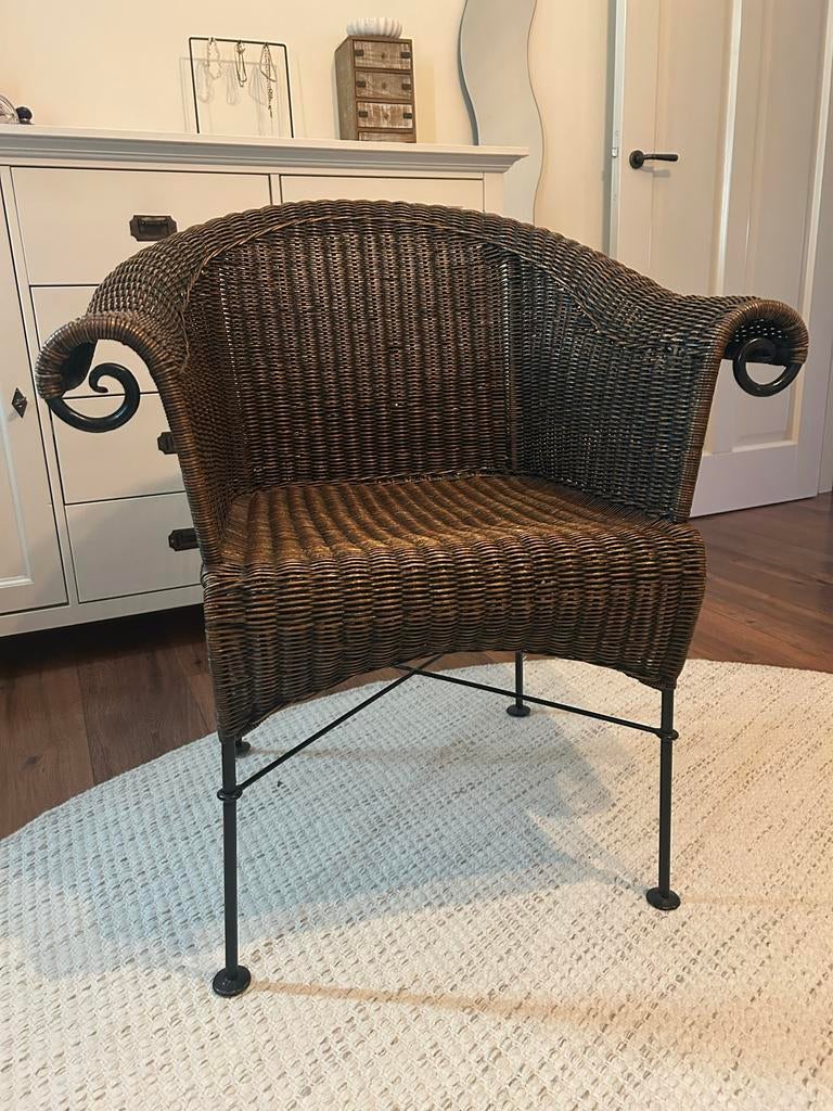 Donkerbruine japandi stoel op metalen onderstel, Japandi, Bruin, Ophalen of Verzenden, Zo goed als nieuw